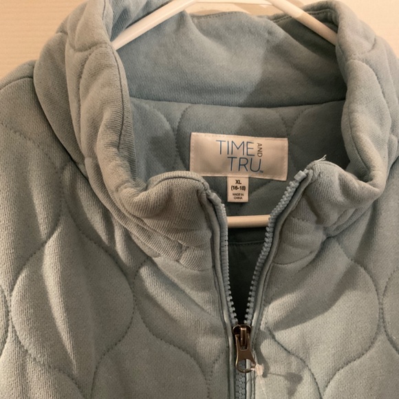 Fall quilted jacket, new with tags - Picture 3 of 4